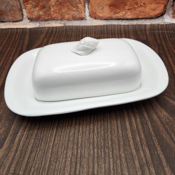 Williams-Sonoma White Porcelain Butter Dish w/ Rose Bud Lid Made in Italy (1) - Picture 1 of 7